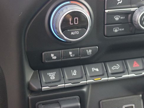 Used 2023 Chevrolet Silverado 2500 High Country AWD/4WD image 28