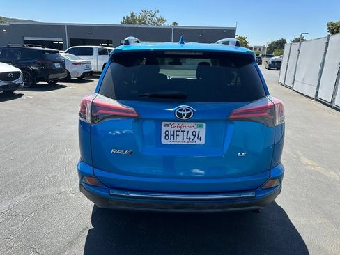 Used 2018 Toyota RAV4 LE w/ Carpet Mat Package FWD image 3