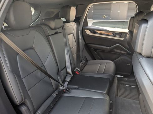 Used 2025 Porsche Cayenne image 24