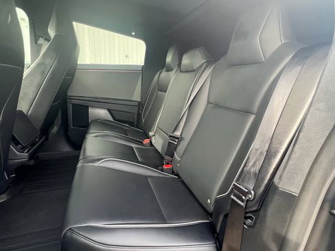 Used 2024 Tesla Cybertruck AWD Crew Cab image 16