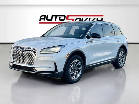 Used 2025 Lincoln Corsair FWD w/ Equipment Group 101A image 3