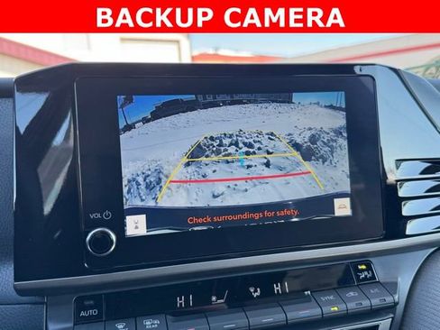 Certified 2025 Toyota Camry SE image 5