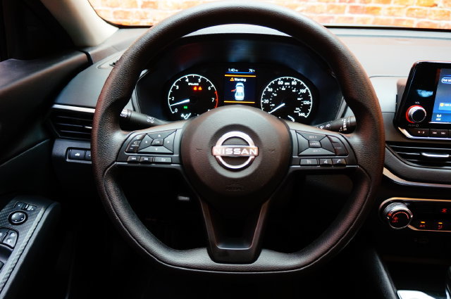 Certified 2023 Nissan Altima 2.5 S FWD image 11