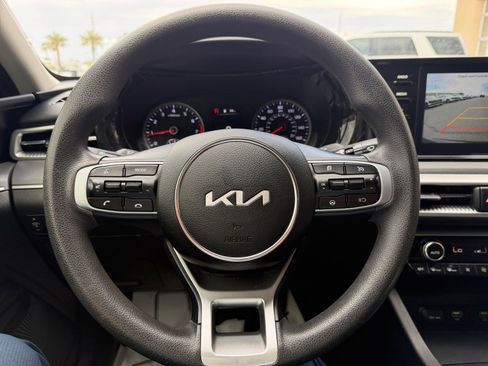 Used 2023 Kia K5 LXS image 9