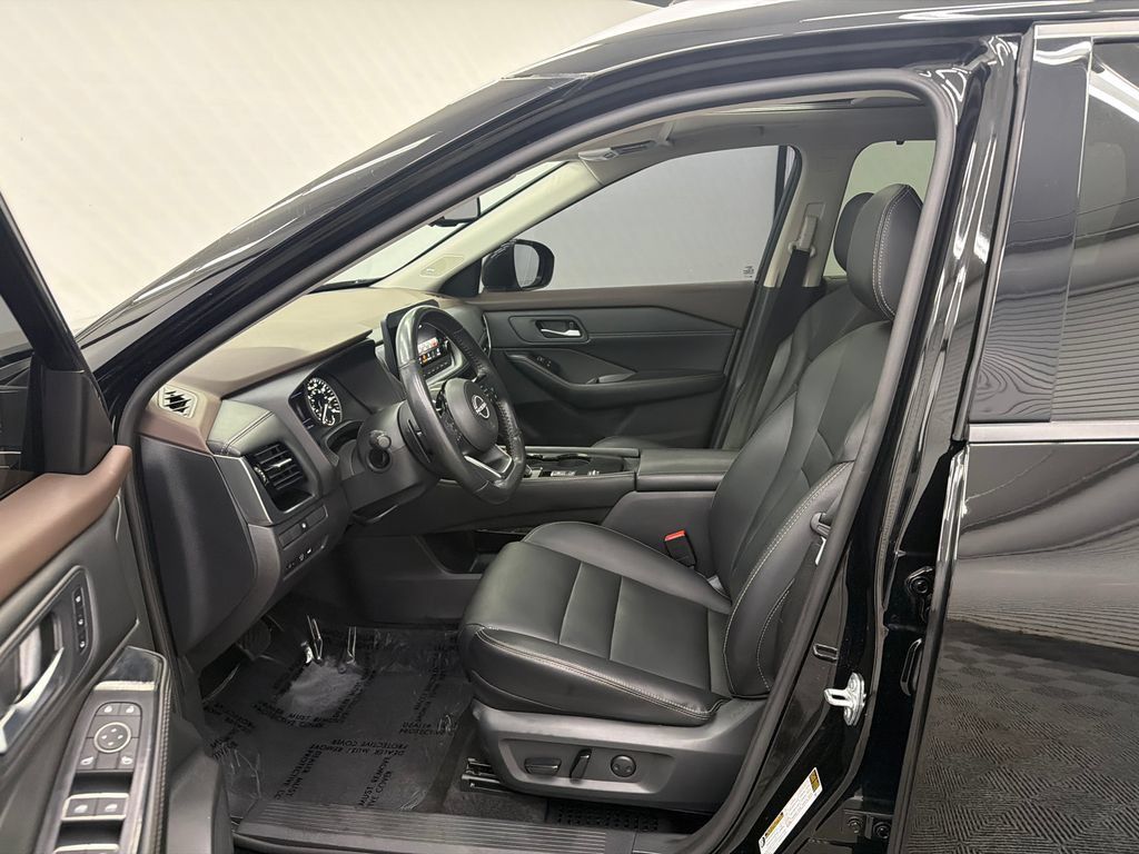 Used 2023 Nissan Rogue SL w/ SL Premium Package FWD image 9