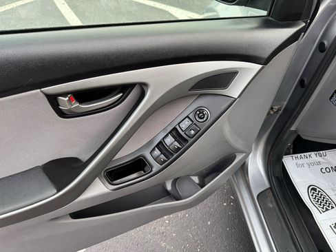 Used 2015 Hyundai Elantra SE w/ Option Group 02 image 40