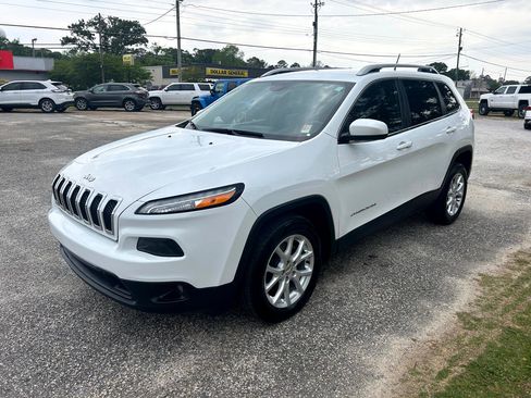 Used 2018 Jeep Cherokee Latitude w/ Mobile Office Group image 6