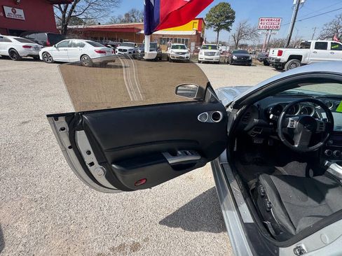 Used 2006 Nissan 350Z Enthusiast w/ (K96) Aerodynamics Pkg image 8