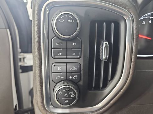 Certified 2022 Chevrolet Silverado 1500 LTZ w/ LTZ Premium Package AWD/4WD image 32