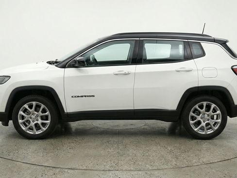 Used 2025 Jeep Compass Limited AWD/4WD image 5