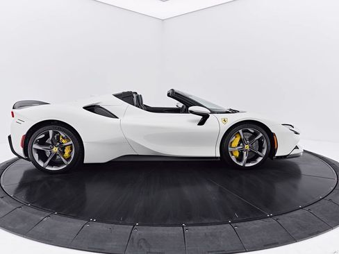 Used 2022 Ferrari SF90 Spider AWD/4WD image 23