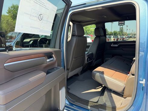 New 2026 GMC Sierra 2500 Denali w/ Denali Reserve Package AWD/4WD image 13