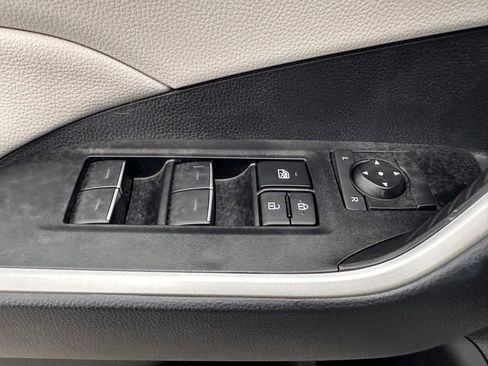 Used 2025 Toyota RAV4 XLE image 14