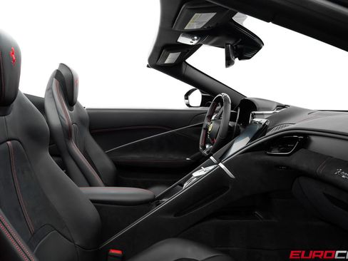 Used 2026 Ferrari Roma Spider RWD image 39