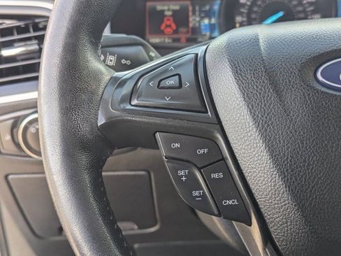 Used 2022 Ford Edge SEL image 18