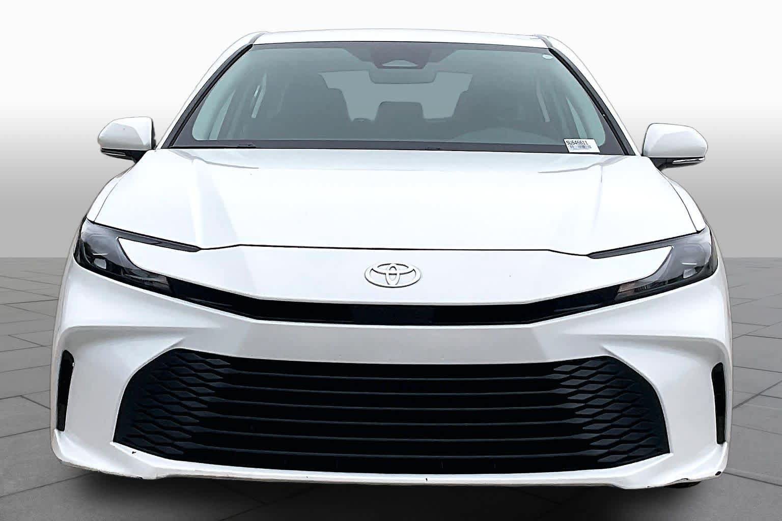 Used 2025 Toyota Camry LE w/ Convenience Package FWD image 4