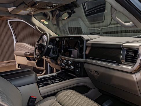 Used 2026 Ford F450 Platinum w/ Platinum Plus Package image 16