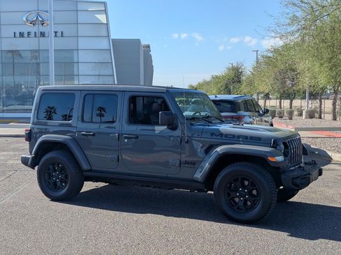 Used 2019 Jeep Wrangler Unlimited Sahara image 6