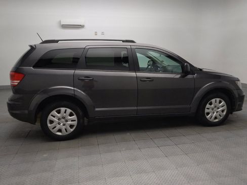 Used 2018 Dodge Journey SE w/ Connectivity Group FWD image 10