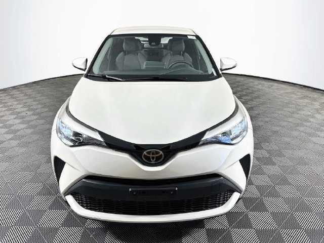 Used 2020 Toyota C-HR LE FWD image 2
