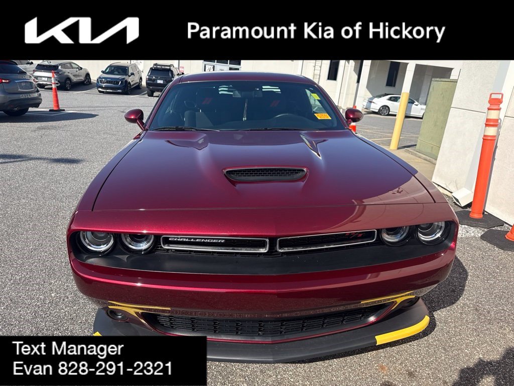 Used 2022 Dodge Challenger R/T w/ Driver Convenience Group RWD image 4
