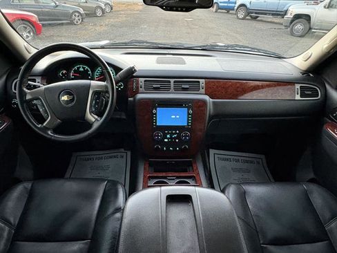 Used 2010 Chevrolet Suburban LTZ image 27