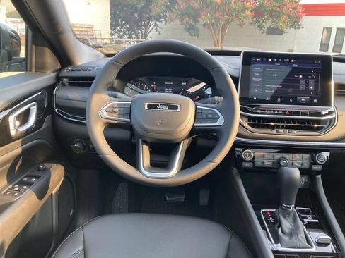New 2025 Jeep Compass Latitude w/ Sun & Sound Group AWD/4WD image 14
