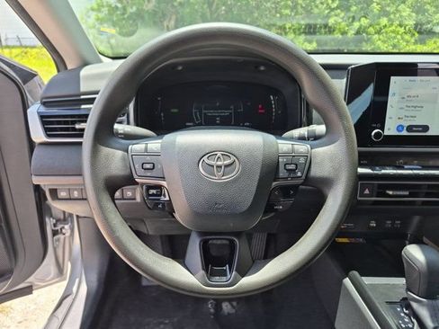 Used 2025 Toyota Camry LE FWD image 22