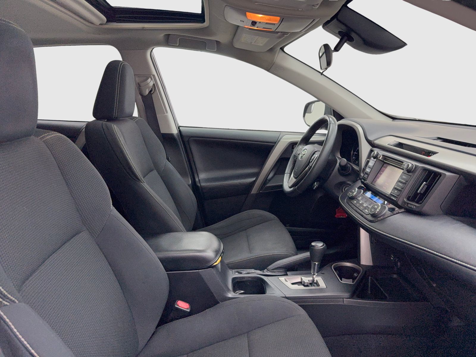 Used 2017 Toyota RAV4 XLE w/ Plus Special Value Package AWD/4WD image 40