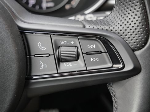 Used 2023 Alfa Romeo Stelvio Ti image 23