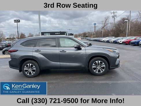 Used 2024 Toyota Highlander XLE image 7