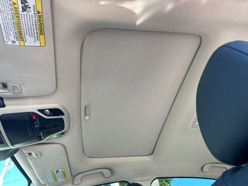 Used 2023 Subaru Legacy Limited AWD/4WD image 12