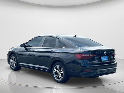 Used 2023 Volkswagen Jetta SE w/ Panoramic Sunroof Package image 13