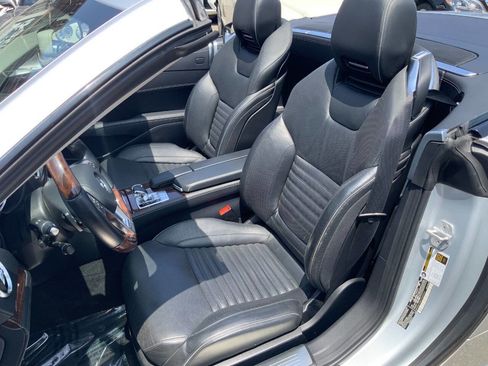 Used 2014 Mercedes-Benz SL 550 image 24