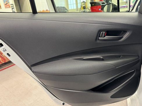 Used 2025 Toyota Corolla LE image 13