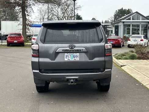 Used 2019 Toyota 4Runner SR5 Premium image 4
