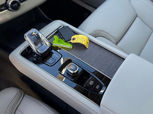 New 2026 Volvo XC90 B6 Ultra image 14