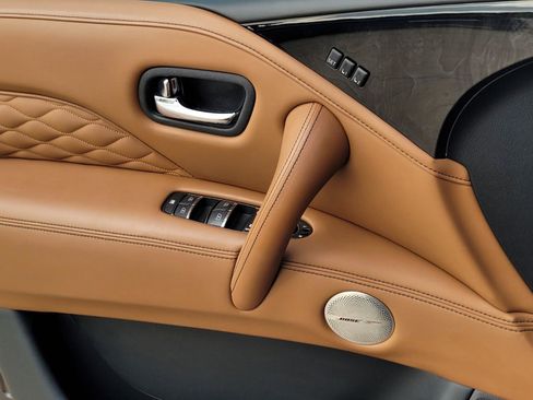 Used 2024 INFINITI QX80 Sensory image 29