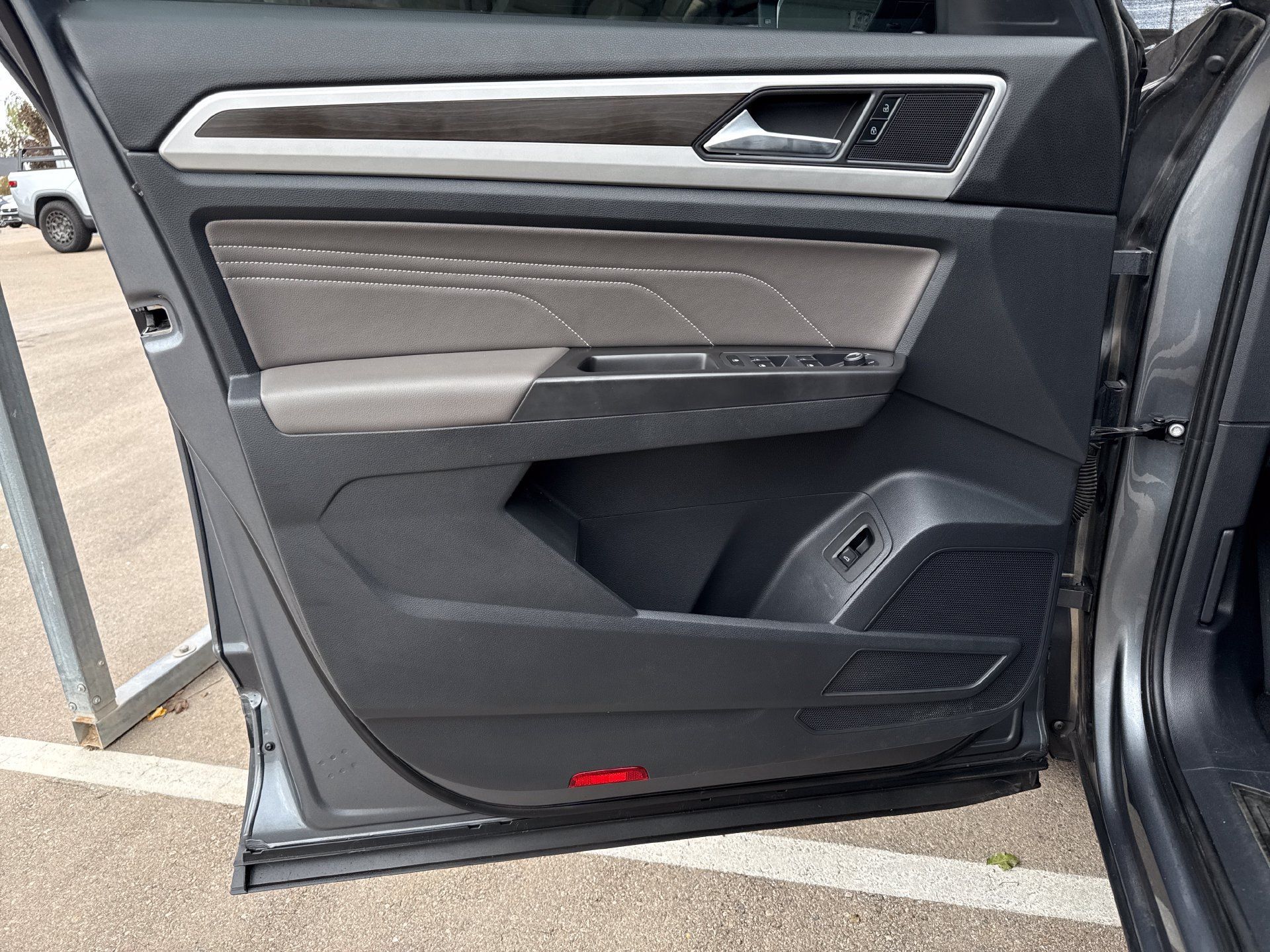 Used 2022 Volkswagen Atlas SE w/ Panoramic Sunroof Package AWD/4WD image 19