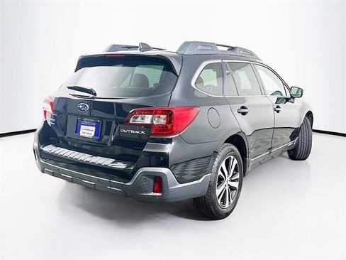 Used 2018 Subaru Outback 2.5i Limited image 7