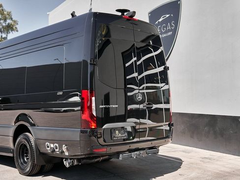 Used 2024 Mercedes-Benz Sprinter 3500 w/ Parking Package image 9