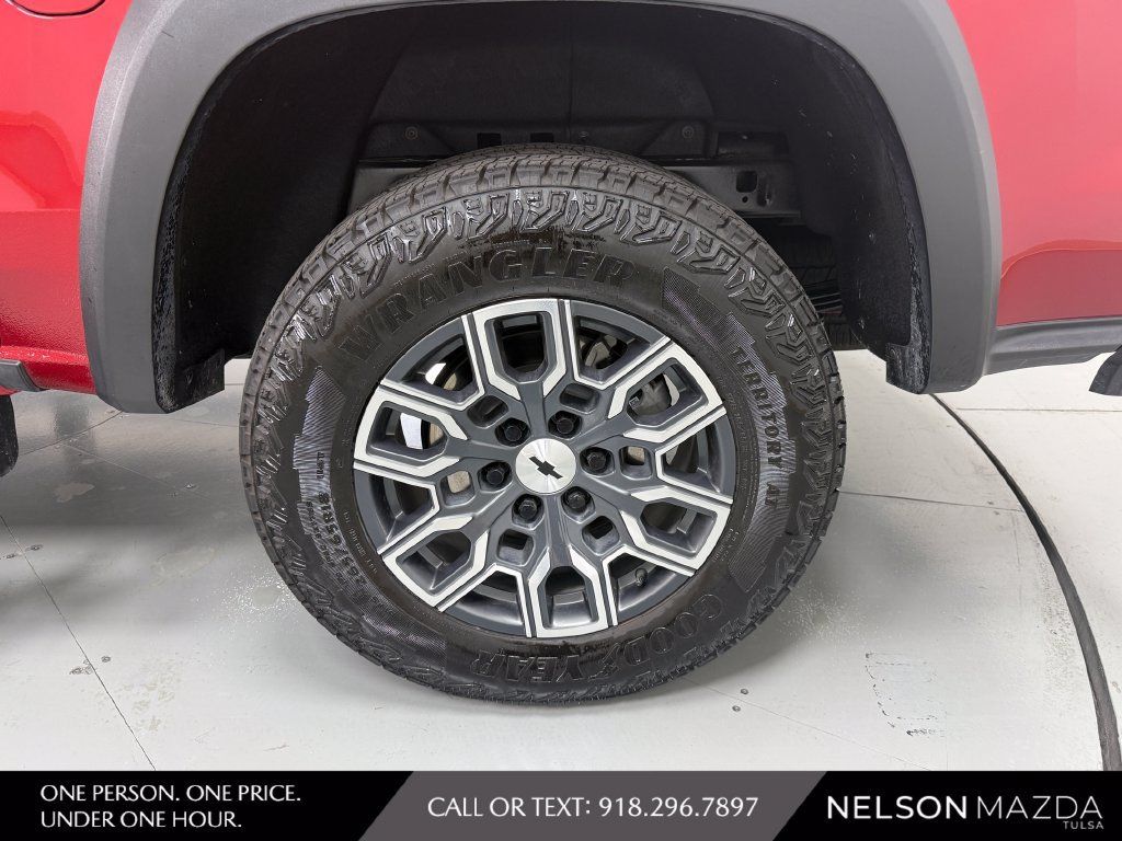 Used 2024 Chevrolet Colorado Z71 w/ Z71 Convenience Package 2 AWD/4WD image 12