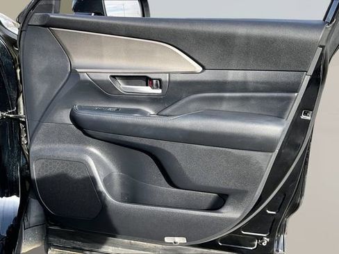 Used 2024 Toyota Grand Highlander XLE image 24