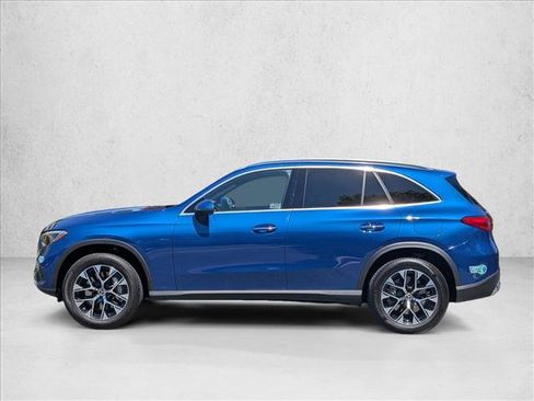 Used 2025 Mercedes-Benz GLC 350e 4MATIC image 9