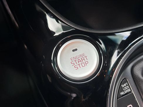 Used 2019 Kia Soul ! FWD image 35