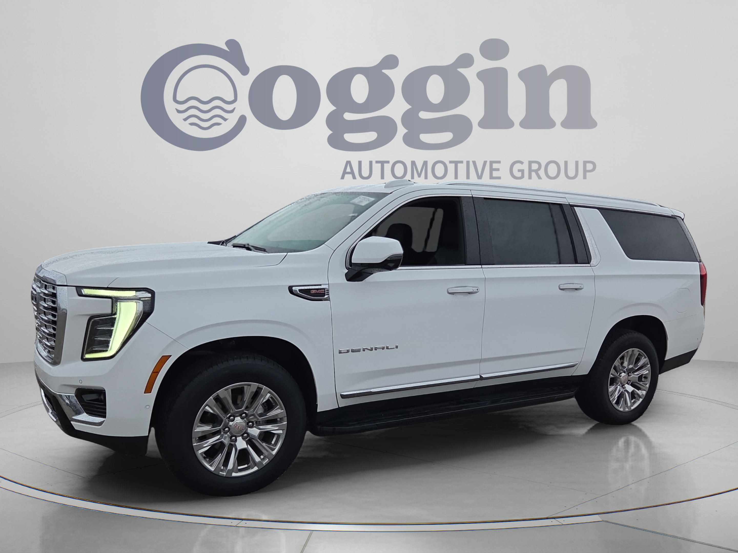 Used 2025 GMC Yukon XL Denali AWD/4WD image 1