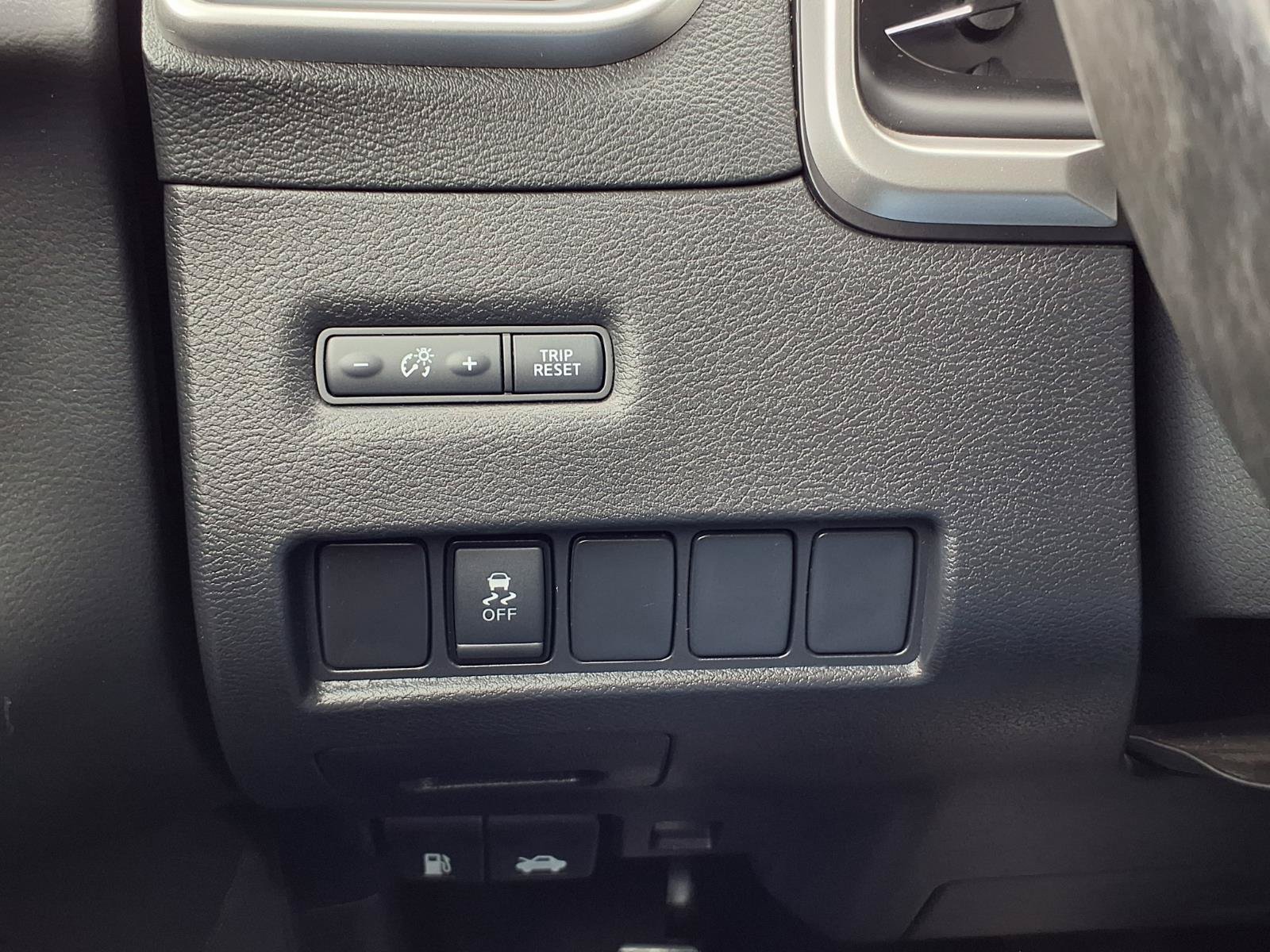 Used 2018 Nissan Murano SV AWD/4WD image 17