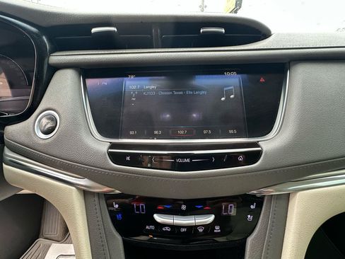 Used 2017 Cadillac XT5 Premium Luxury FWD image 19