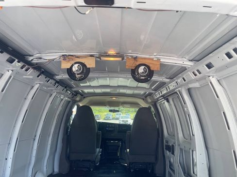 Used 2012 Chevrolet Express 1500 RWD image 17