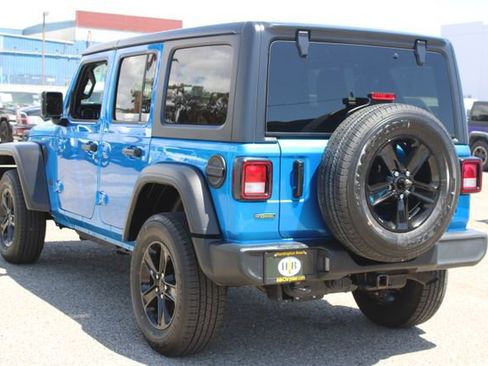 Used 2022 Jeep Wrangler Unlimited Sport AWD/4WD image 3